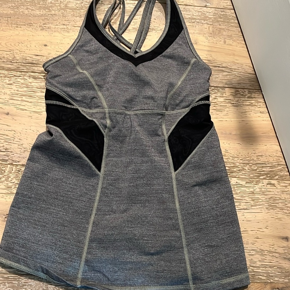 Lulu Lemon top